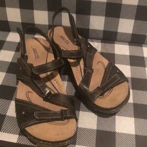 Earth Leather Sandals, 8B, Black